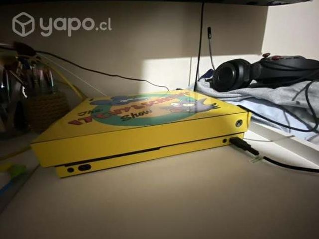 XBOX ONE X 1 TB 1 mando 2 juegos físicos