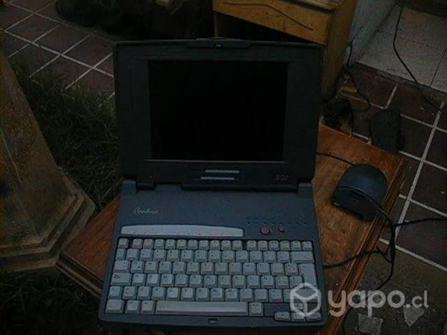 Computador notebook antiguo compaq