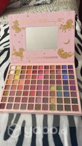 Paleta de maquillaje Max Belle"