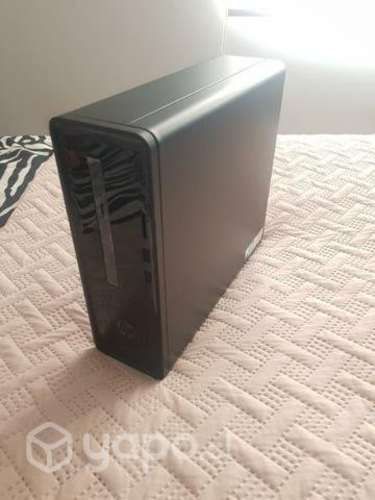 PC i3 8100 con accesorios