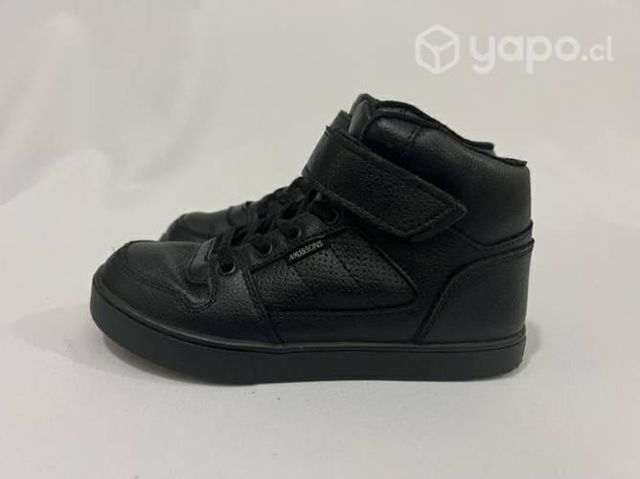 Zapatilla Con Caña Escolar Marca Maui N*32