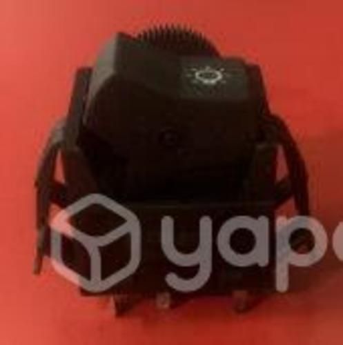 Interruptor alza vidrio Volkswagen Saveiro 1983