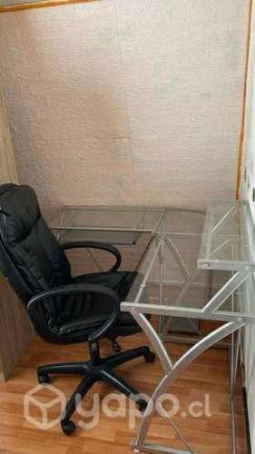 Escritorio L con silla de regalo