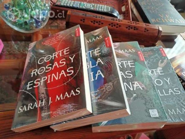 Saga Una Corte de Rosas y Espinas