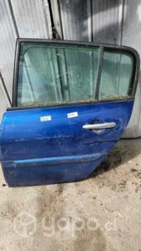 Puerta trasera izquierda renault megane 2007
