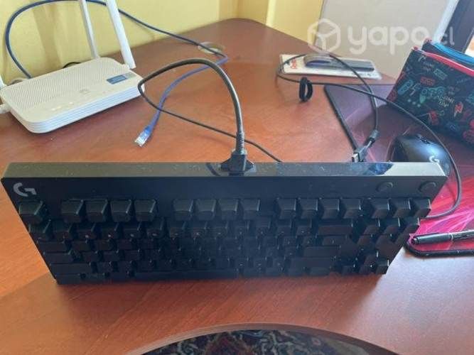 Teclado Gamer Logitech Pro