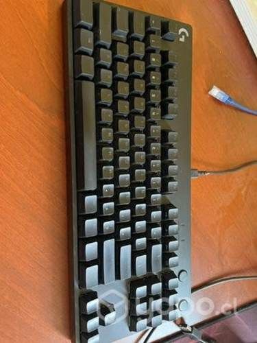 Teclado Gamer Logitech Pro