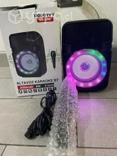 Mini parlante con micrófono
