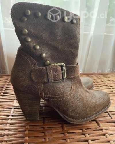 Botas casi nuevas