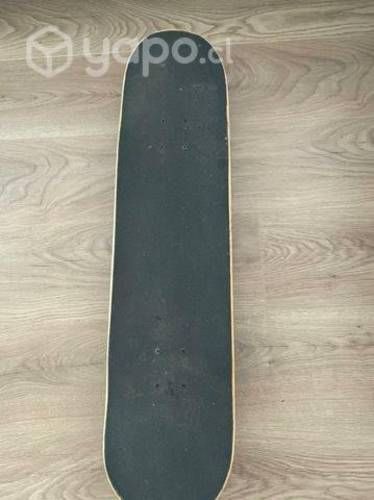 Skateboard tabla All 8,0" trucks Shield poco uso