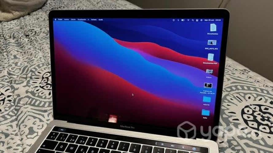 Macbook pro touch bar 13" 256 gb 8gb ram 1.4 ghzqc