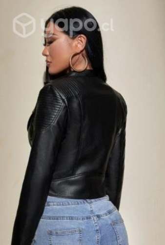 Chaqueta negra mujer nueva (mudanza)