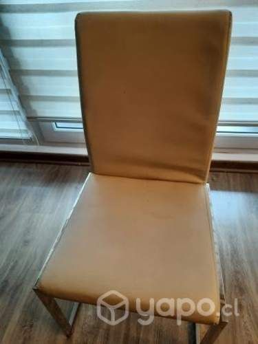 Sillas ecocuero con patas de metal