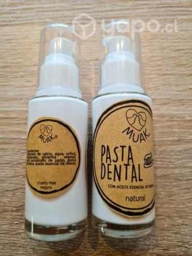 Pasta de dientes mentolada, natural y vegana