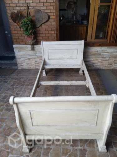 Cama antigua/sillones / mesas/camas
