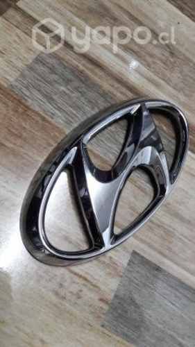 Insignia hyundai accent