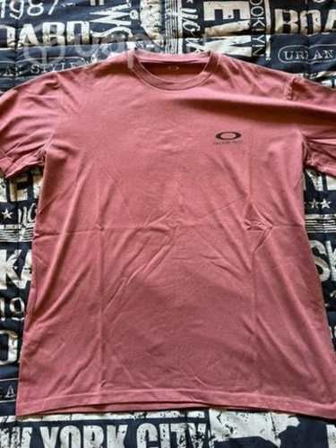 Polera Oakley