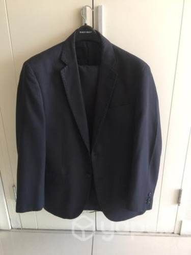 Terno negro Rainforest talla 48 como nuevo