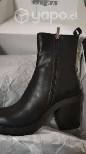 Botines c/moran cuero