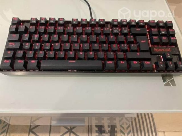 Teclado Redragon mecánico kumara black RGB
