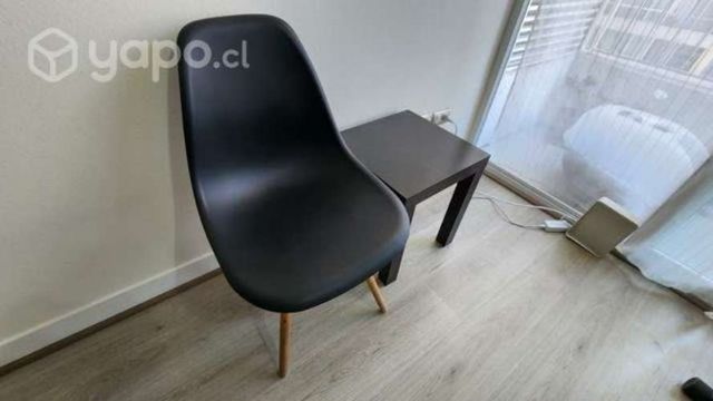 Silla negra moderna + mesa lateral orion