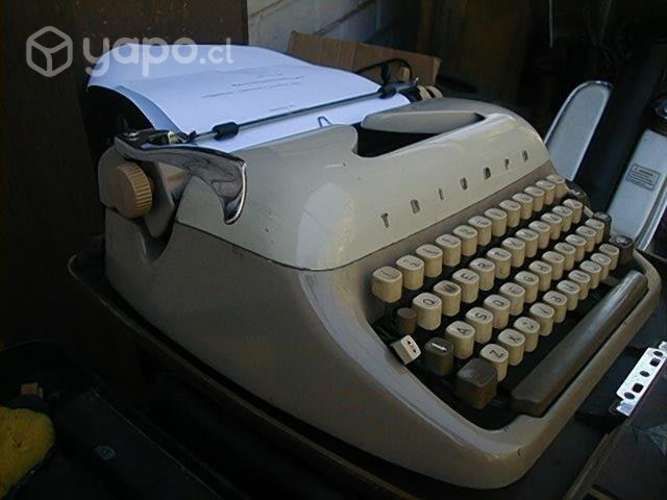 Maquina de escribir antigua TRIUMPH
