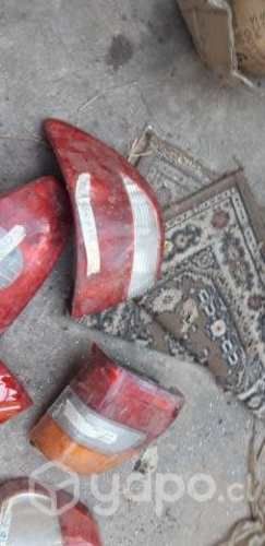 Farol trasero lh mazda 626 2001