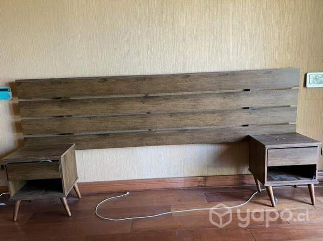 Respaldo con veladores incluidos