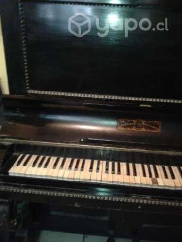 Piano antiguo