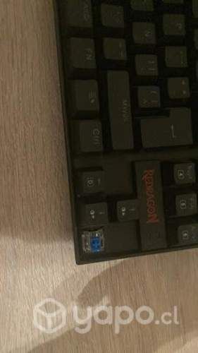 Teclado mecánico redragon kumara k552 muy bueno