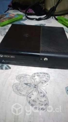 Xbox 360 con mando + 5 juegos