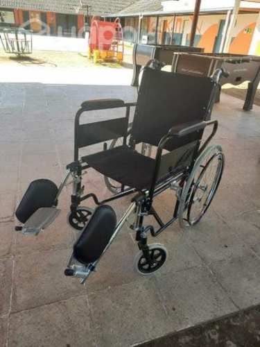 silla de ruedas con respaldo reclinable