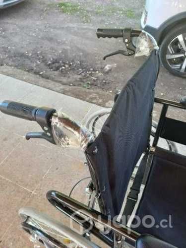 silla de ruedas con respaldo reclinable