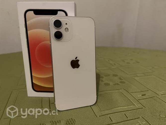 IPhone 12 mini blanco con batería al 100%