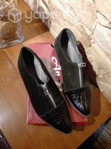 Cómodos zapatos de cuero