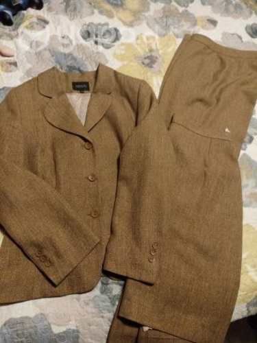 Hermoso Traje de tres piezas mujer