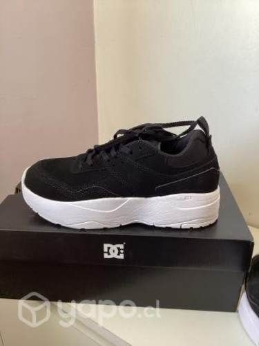 Zapatillas DC negras con blanco