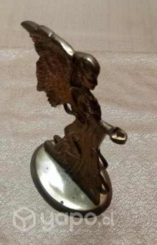 Angel de bronce