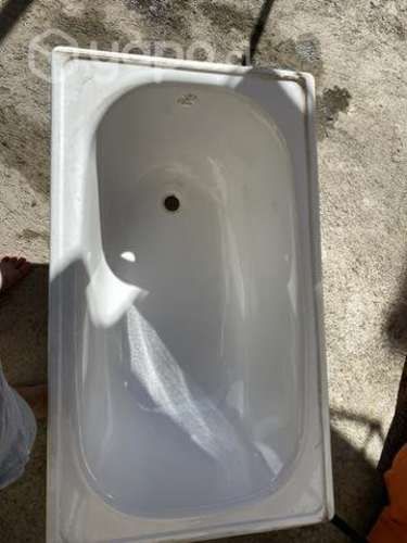 Tina de baño y galon de 5