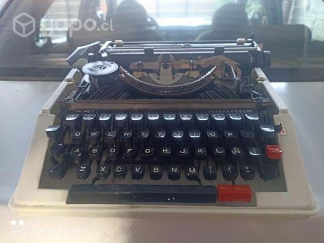 Maquina de escribir impecable