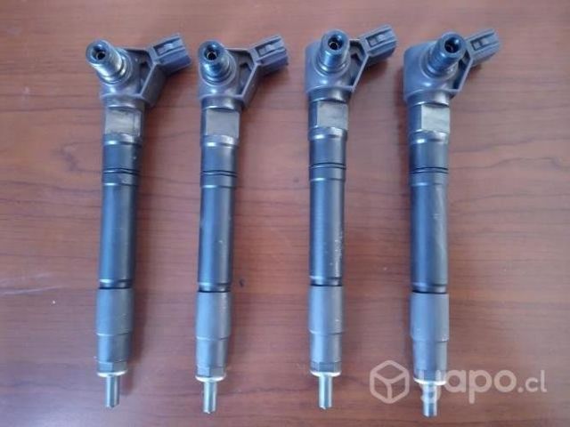 4-98 Inyectores Hilux 2.4 - 50 camionetas desarme