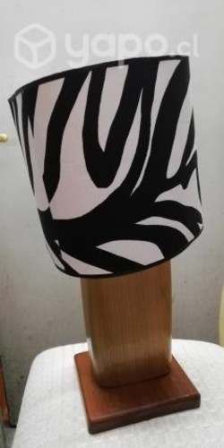 Lámpara hecha a mano de madera nativa