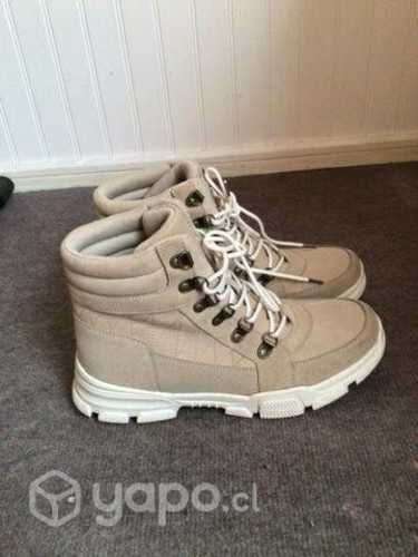 Calzado de mujer en perfecto estado