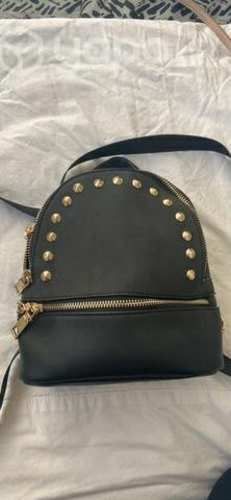 Mini mochila negra