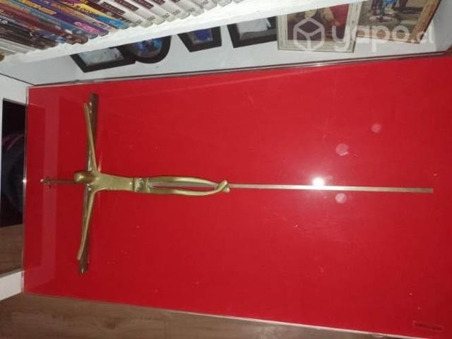 Cruz de bronce
