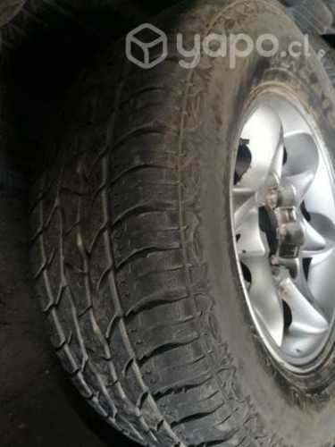 Llantas con neumatico terracan 2007