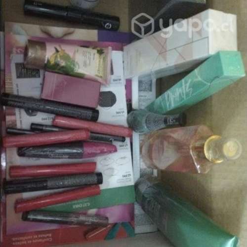 Pequeño lote de productos de belleza todo sellados