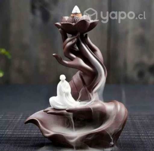 Cascada de Humo Flor De Loto Sobre Mano + 24 Conos