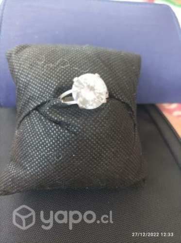 Anillo de plata o solitario