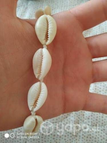 Tobillera de conchitas